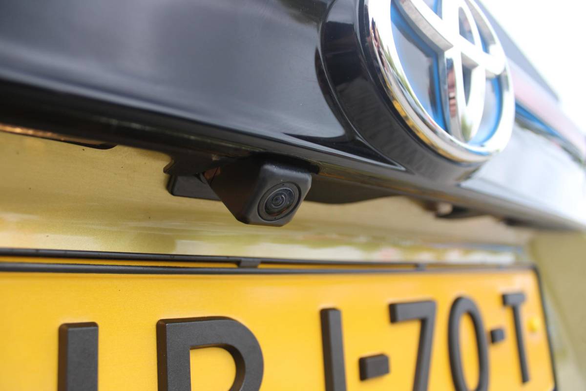 Toyota Yaris Cross Toyota Yaris Cross 1.5 Hybrid Dynamic | KEYLESS ENTRY / START | VOORSTOELEN VERWARMD | STUUR VERWARMING | HEAD-UP DISPLAY | LED KOPLAMPEN | ADAPTIVE CRUISE CONTROL | LANE ASIST |  ELEKTRISCH BEDIENBARE ACHTERKLEP | DRAADLOOS APPLE CARPLAY | ANDROID AUTO |  ACHTERUITRIJCAMERA | DRAADLOZE TELEFOONLADER | VOORRUIT VERWARMING | 16″ LICHTMETALEN VELGEN |