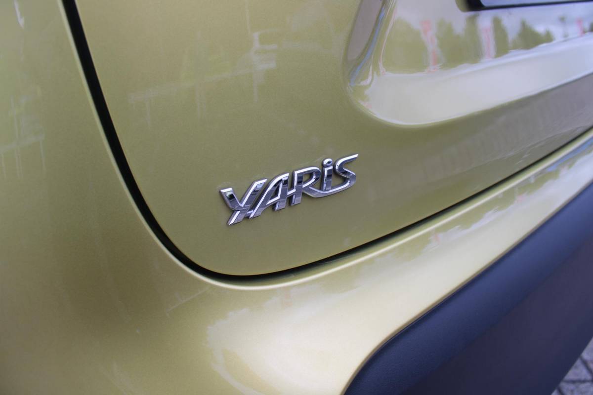 Toyota Yaris Cross Toyota Yaris Cross 1.5 Hybrid Dynamic | KEYLESS ENTRY / START | VOORSTOELEN VERWARMD | STUUR VERWARMING | HEAD-UP DISPLAY | LED KOPLAMPEN | ADAPTIVE CRUISE CONTROL | LANE ASIST |  ELEKTRISCH BEDIENBARE ACHTERKLEP | DRAADLOOS APPLE CARPLAY | ANDROID AUTO |  ACHTERUITRIJCAMERA | DRAADLOZE TELEFOONLADER | VOORRUIT VERWARMING | 16″ LICHTMETALEN VELGEN |