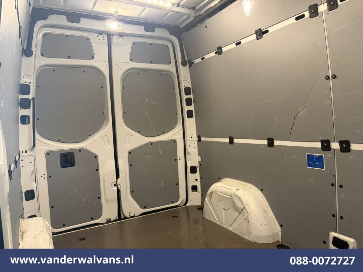 Mercedes-Benz Sprinter Mercedes-Benz Sprinter 211 CDI 115pk L2H2 Euro6 Airco | Trekhaak | Bijrijdersbank Bluetooth telefoonvoorbereiding