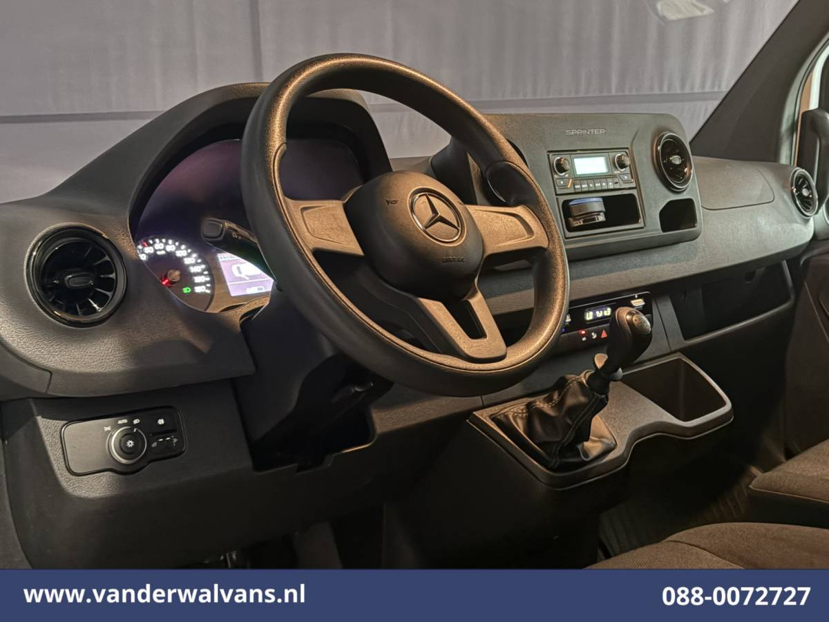 Mercedes-Benz Sprinter Mercedes-Benz Sprinter 211 CDI 115pk L2H2 Euro6 Airco | Trekhaak | Bijrijdersbank Bluetooth telefoonvoorbereiding