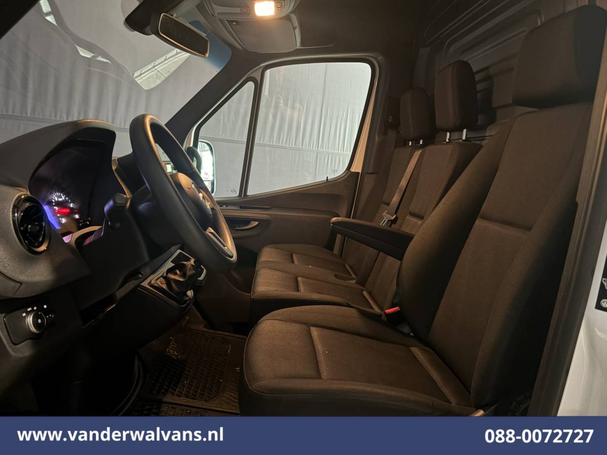 Mercedes-Benz Sprinter Mercedes-Benz Sprinter 211 CDI 115pk L2H2 Euro6 Airco | Trekhaak | Bijrijdersbank Bluetooth telefoonvoorbereiding