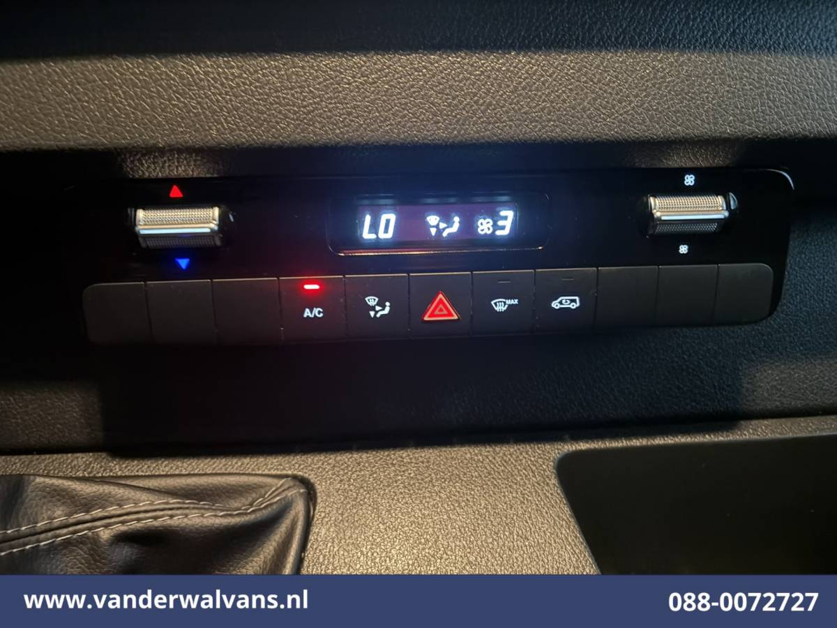 Mercedes-Benz Sprinter Mercedes-Benz Sprinter 211 CDI 115pk L2H2 Euro6 Airco | Trekhaak | Bijrijdersbank Bluetooth telefoonvoorbereiding