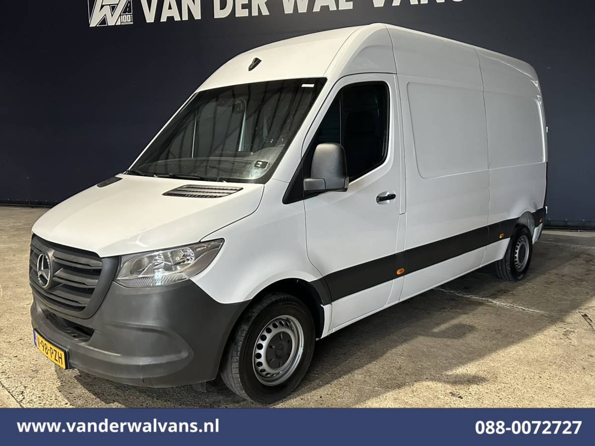 Mercedes-Benz Sprinter Mercedes-Benz Sprinter 211 CDI 115pk L2H2 Euro6 Airco | Trekhaak | Bijrijdersbank Bluetooth telefoonvoorbereiding