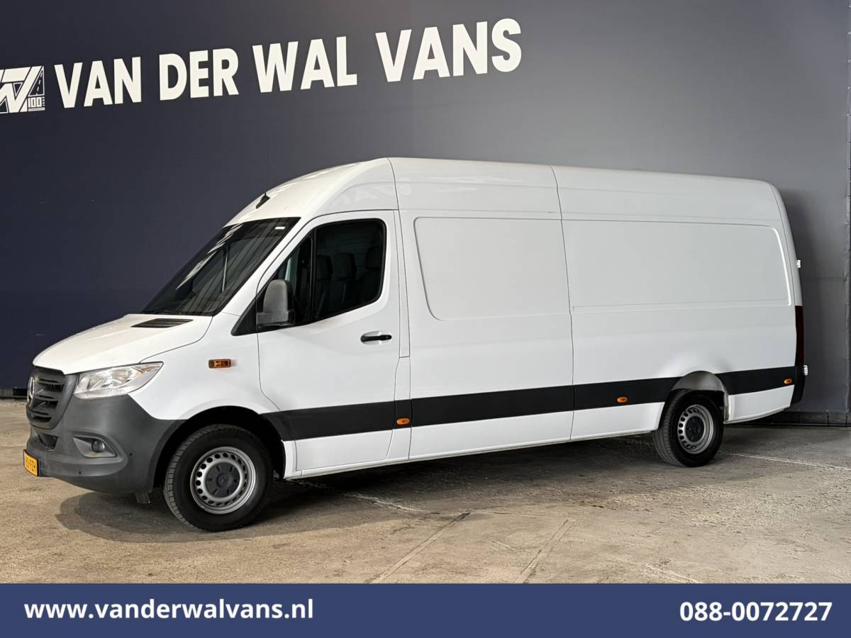 Mercedes-Benz Sprinter Mercedes-Benz Sprinter 317 CDI 170pk L3H2 Euro6 Airco | 360 Graden Camera | Navigatie | Apple Carplay | Chauffeursstoel Cruisecontrol, Android Auto, Stoelverwarming, 270 Graden Achterdeuren, Parkeersensoren, Bijrijdersbank