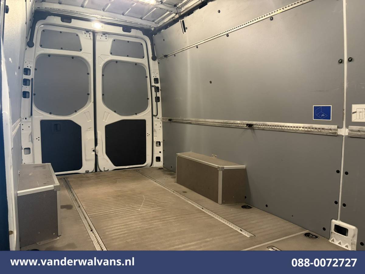 Mercedes-Benz Sprinter Mercedes-Benz Sprinter 317 CDI 170pk L3H2 Euro6 Airco | 360 Graden Camera | Navigatie | Apple Carplay | Chauffeursstoel Cruisecontrol, Android Auto, Stoelverwarming, 270 Graden Achterdeuren, Parkeersensoren, Bijrijdersbank