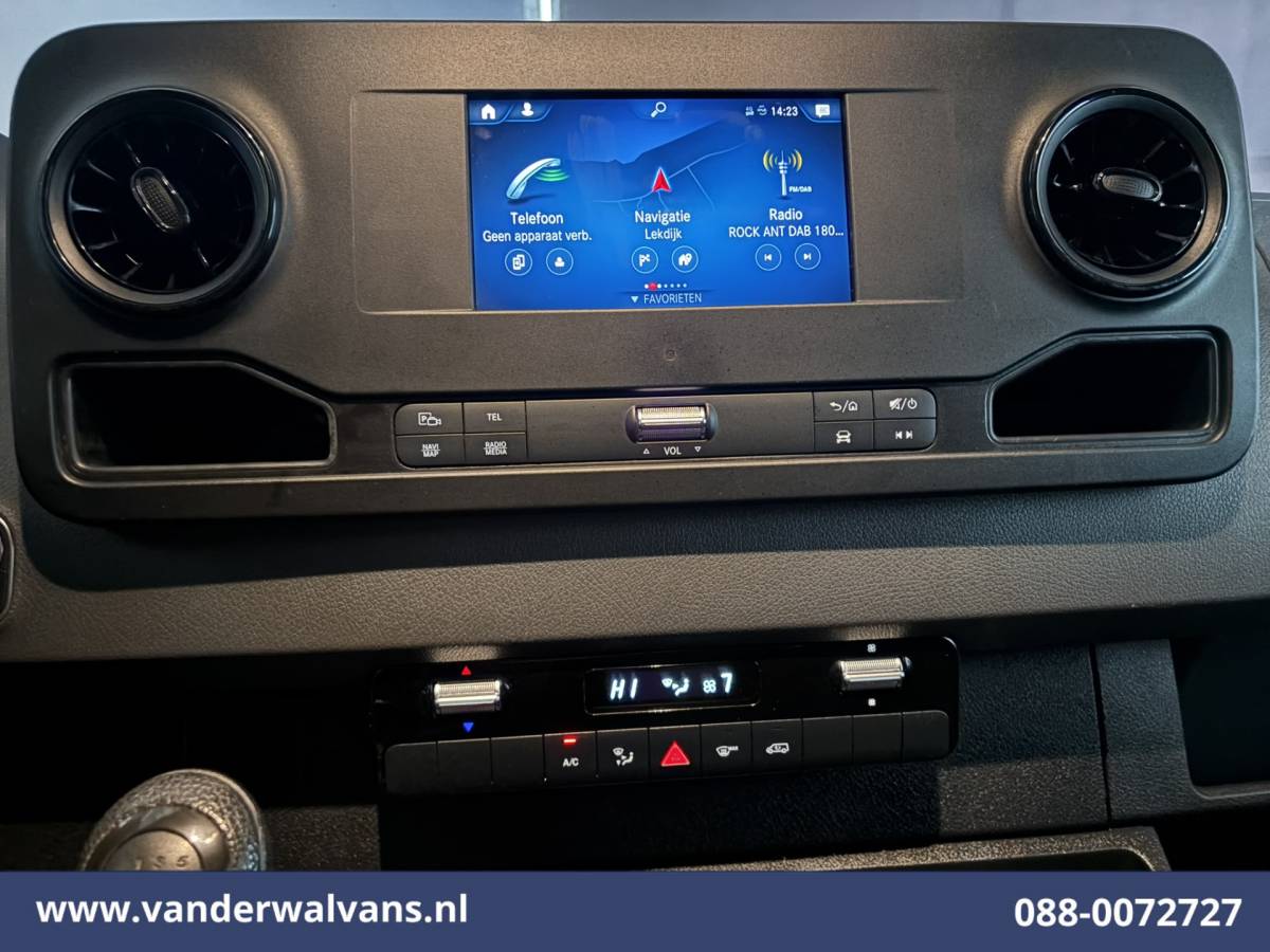 Mercedes-Benz Sprinter Mercedes-Benz Sprinter 317 CDI 170pk L3H2 Euro6 Airco | 360 Graden Camera | Navigatie | Apple Carplay | Chauffeursstoel Cruisecontrol, Android Auto, Stoelverwarming, 270 Graden Achterdeuren, Parkeersensoren, Bijrijdersbank