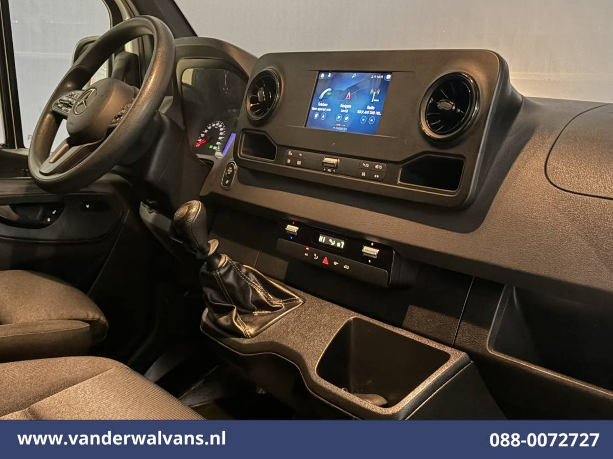 Mercedes-Benz Sprinter Mercedes-Benz Sprinter 317 CDI 170pk L3H2 Euro6 Airco | 360 Graden Camera | Navigatie | Apple Carplay | Chauffeursstoel Cruisecontrol, Android Auto, Stoelverwarming, 270 Graden Achterdeuren, Parkeersensoren, Bijrijdersbank