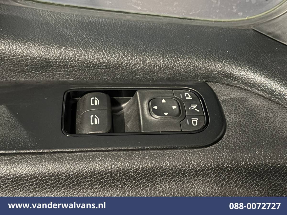Mercedes-Benz Sprinter Mercedes-Benz Sprinter 317 CDI 170pk L3H2 Euro6 Airco | 360 Graden Camera | Navigatie | Apple Carplay | Chauffeursstoel Cruisecontrol, Android Auto, Stoelverwarming, 270 Graden Achterdeuren, Parkeersensoren, Bijrijdersbank