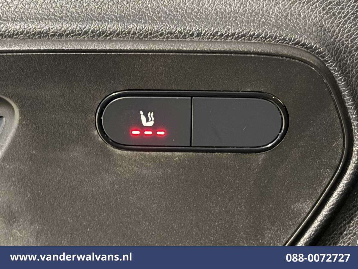 Mercedes-Benz Sprinter Mercedes-Benz Sprinter 317 CDI 170pk L3H2 Euro6 Airco | 360 Graden Camera | Navigatie | Apple Carplay | Chauffeursstoel Cruisecontrol, Android Auto, Stoelverwarming, 270 Graden Achterdeuren, Parkeersensoren, Bijrijdersbank