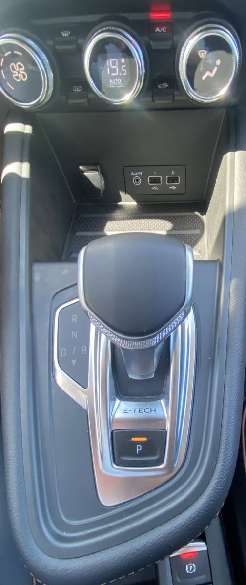 Renault Captur Renault Captur 1.6 E-Tech Plug-in Hybrid 160 Initiale Paris/ Leder/ Bose/ Adaptive CC/ full option/ 1e eigenaar/ 4-season banden