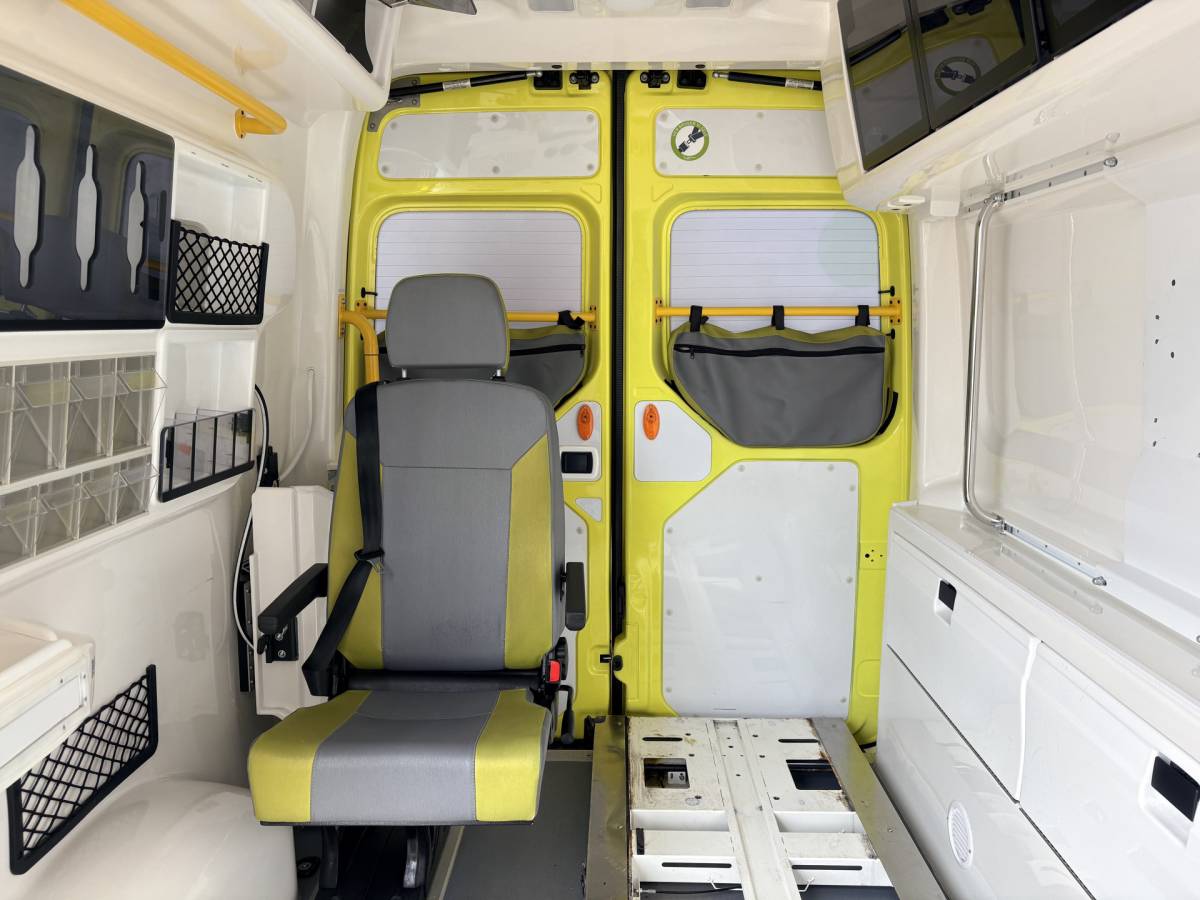 Volkswagen Crafter Volkswagen Crafter 2.0 TDI 177PK Ambulance L3H3 Automaat ACC Climate Control Stroompunten Laadruimte Parkeersensoren