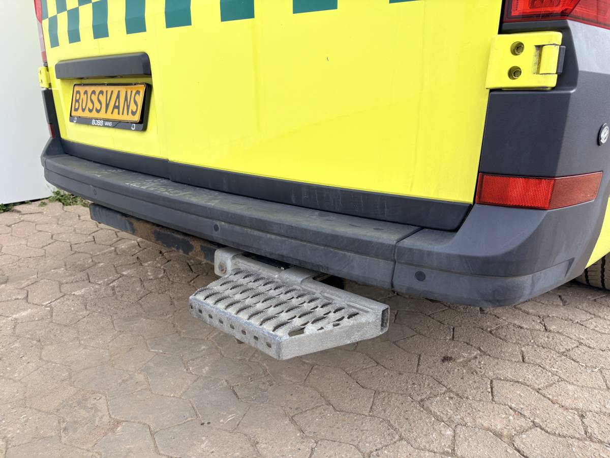 Volkswagen Crafter Volkswagen Crafter 2.0 TDI 177PK Ambulance L3H3 Automaat ACC Climate Control Stroompunten Laadruimte Parkeersensoren