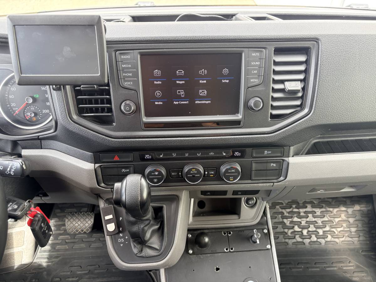 Volkswagen Crafter Volkswagen Crafter 2.0 TDI 177PK Ambulance L3H3 Automaat ACC Climate Control Stroompunten Laadruimte Parkeersensoren