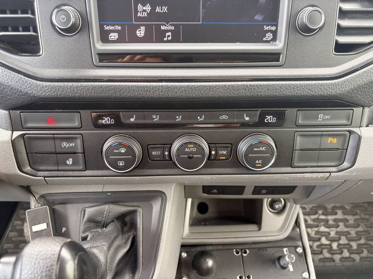 Volkswagen Crafter Volkswagen Crafter 2.0 TDI 177PK Ambulance L3H3 Automaat ACC Climate Control Stroompunten Laadruimte Parkeersensoren