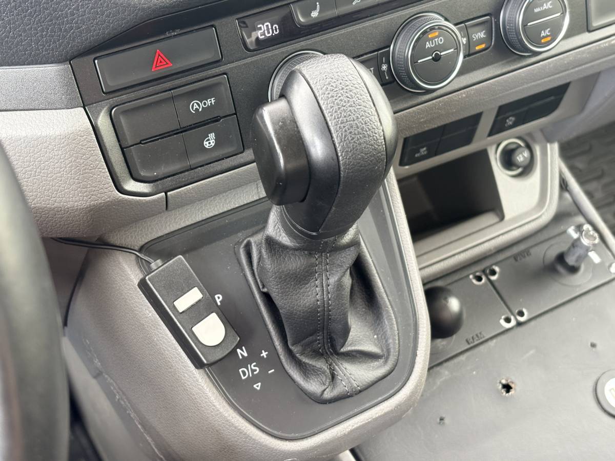 Volkswagen Crafter Volkswagen Crafter 2.0 TDI 177PK Ambulance L3H3 Automaat ACC Climate Control Stroompunten Laadruimte Parkeersensoren