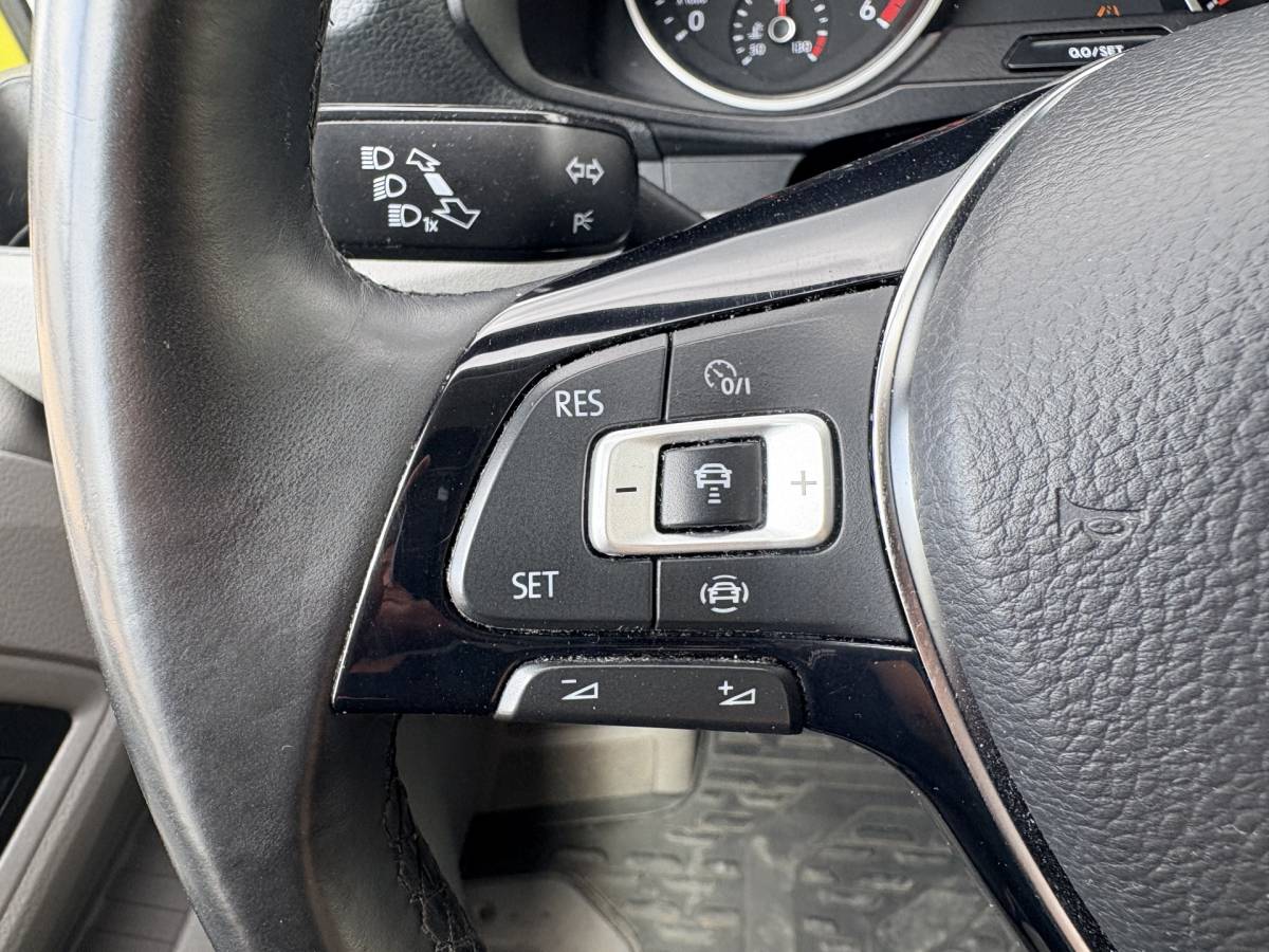Volkswagen Crafter Volkswagen Crafter 2.0 TDI 177PK Ambulance L3H3 Automaat ACC Climate Control Stroompunten Laadruimte Parkeersensoren
