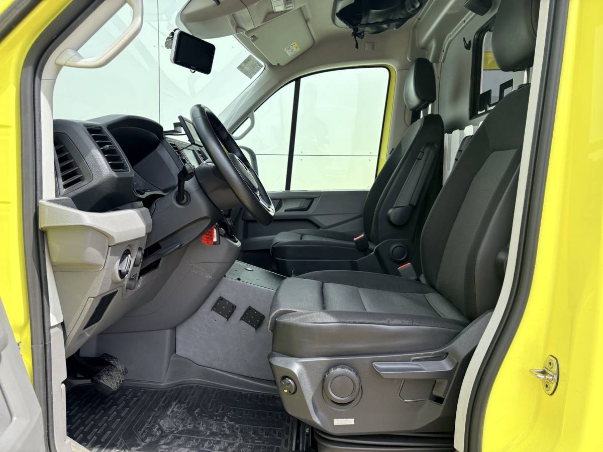 Volkswagen Crafter Volkswagen Crafter 2.0 TDI 177PK Ambulance L3H3 Automaat ACC Climate Control Stroompunten Laadruimte Parkeersensoren
