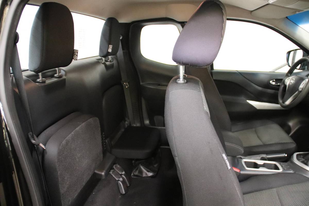 Nissan Navara Nissan NAVARA 2.3 dCi PICK UP 4X4 3500KG trekvermogen Nissan NAVARA 2.3 dCi PICK UP 4X4