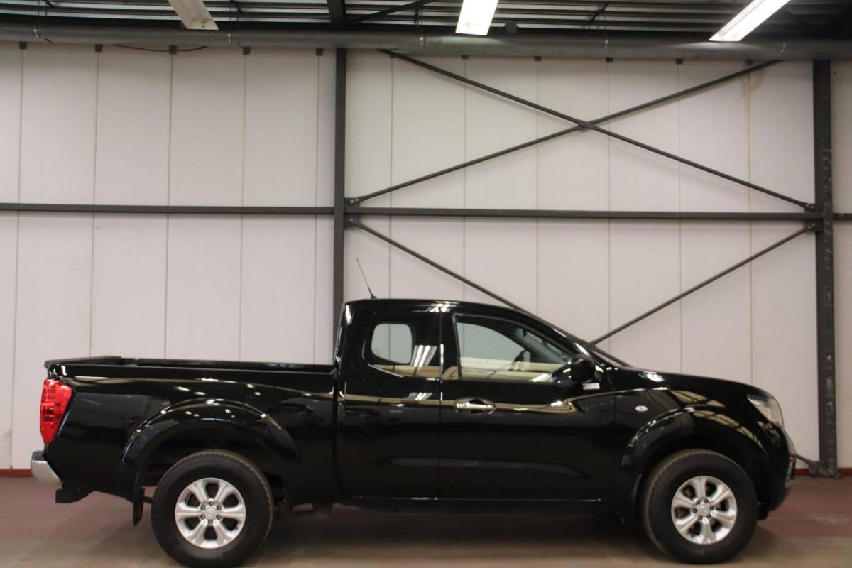 Nissan Navara Nissan NAVARA 2.3 dCi PICK UP 4X4 3500KG trekvermogen Nissan NAVARA 2.3 dCi PICK UP 4X4