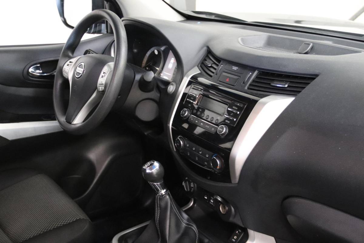 Nissan Navara Nissan NAVARA 2.3 dCi PICK UP 4X4 3500KG trekvermogen Nissan NAVARA 2.3 dCi PICK UP 4X4