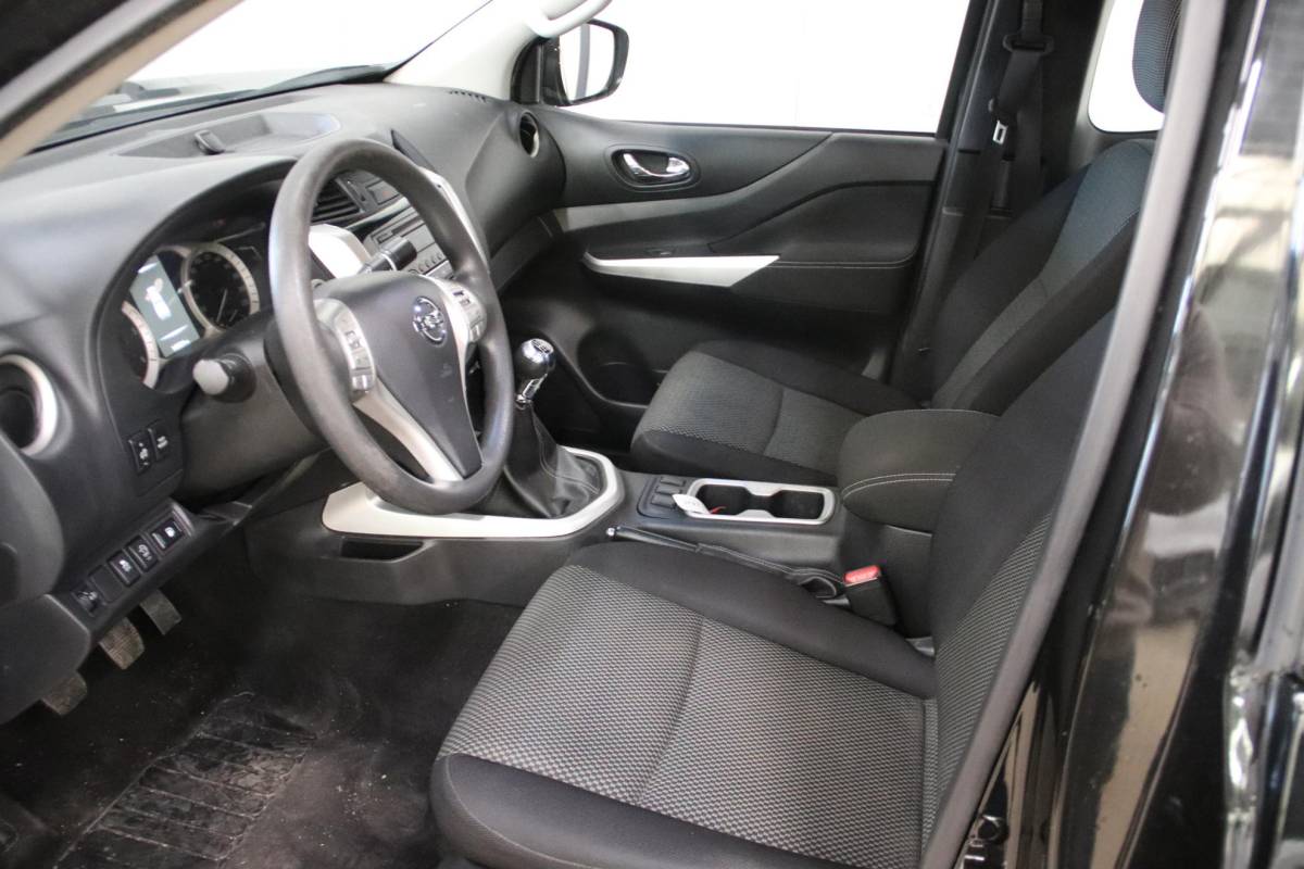 Nissan Navara Nissan NAVARA 2.3 dCi PICK UP 4X4 3500KG trekvermogen Nissan NAVARA 2.3 dCi PICK UP 4X4