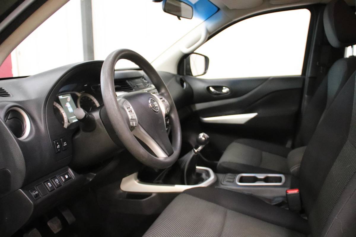 Nissan Navara Nissan NAVARA 2.3 dCi PICK UP 4X4 3500KG trekvermogen Nissan NAVARA 2.3 dCi PICK UP 4X4
