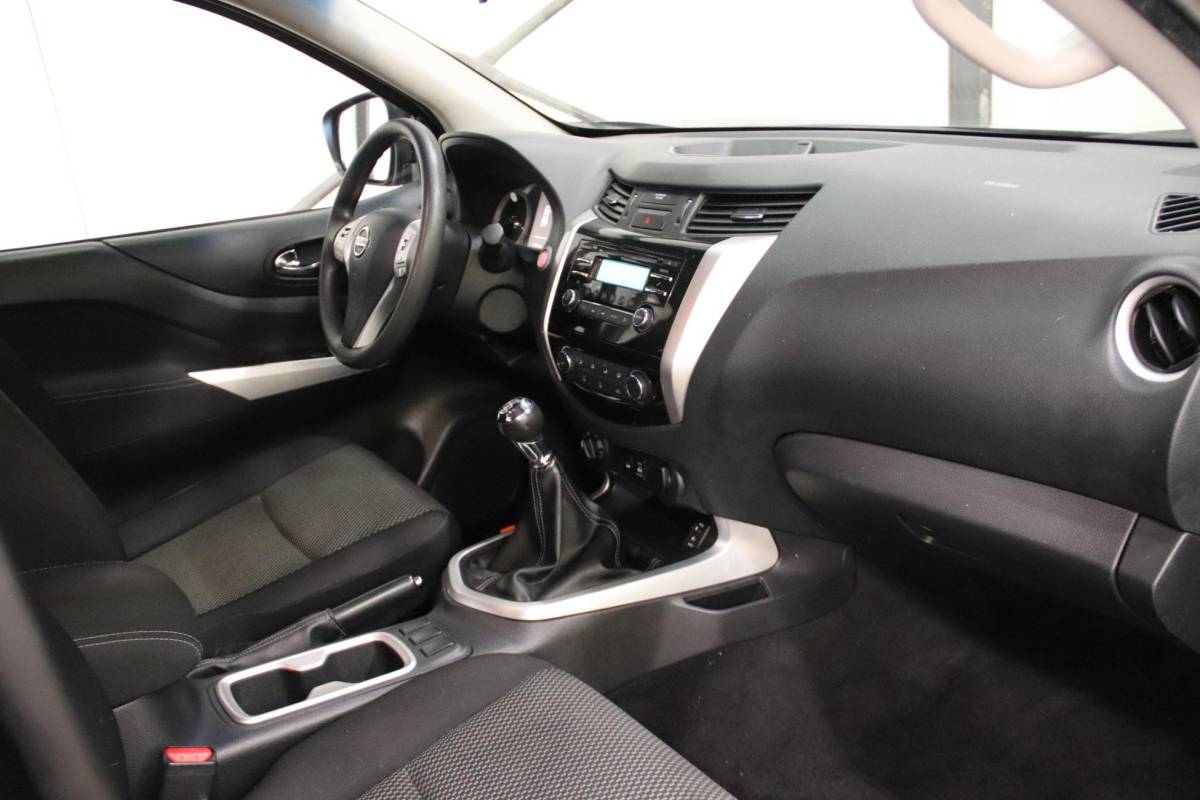 Nissan Navara Nissan NAVARA 2.3 dCi PICK UP 4X4 3500KG trekvermogen Nissan NAVARA 2.3 dCi PICK UP 4X4