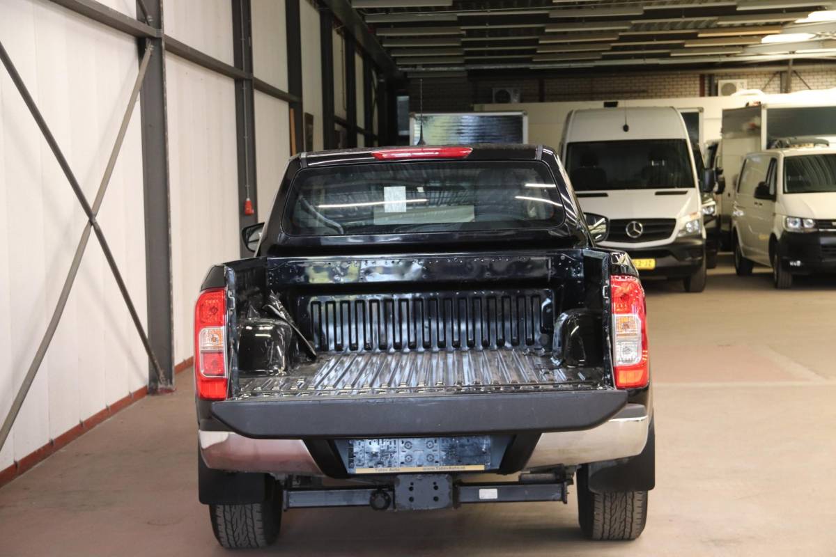 Nissan Navara Nissan NAVARA 2.3 dCi PICK UP 4X4 3500KG trekvermogen Nissan NAVARA 2.3 dCi PICK UP 4X4
