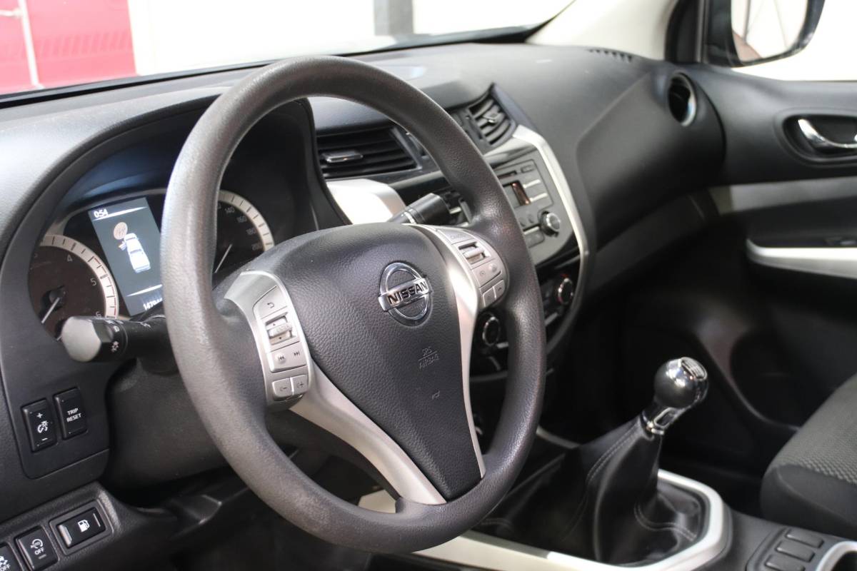 Nissan Navara Nissan NAVARA 2.3 dCi PICK UP 4X4 3500KG trekvermogen Nissan NAVARA 2.3 dCi PICK UP 4X4