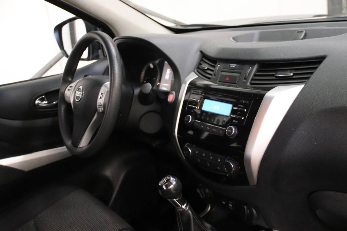 Nissan Navara Nissan NAVARA 2.3 dCi PICK UP 4X4 3500KG trekvermogen Nissan NAVARA 2.3 dCi PICK UP 4X4