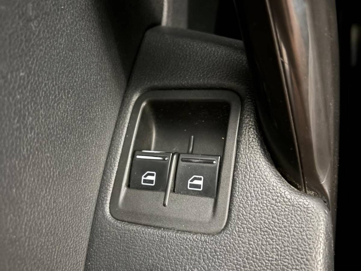Volkswagen Caddy Volkswagen Caddy 2.0 TDI L2H1 BMT Maxi Trendline Airco Stoelverwarming Cruise Control Trekhaak