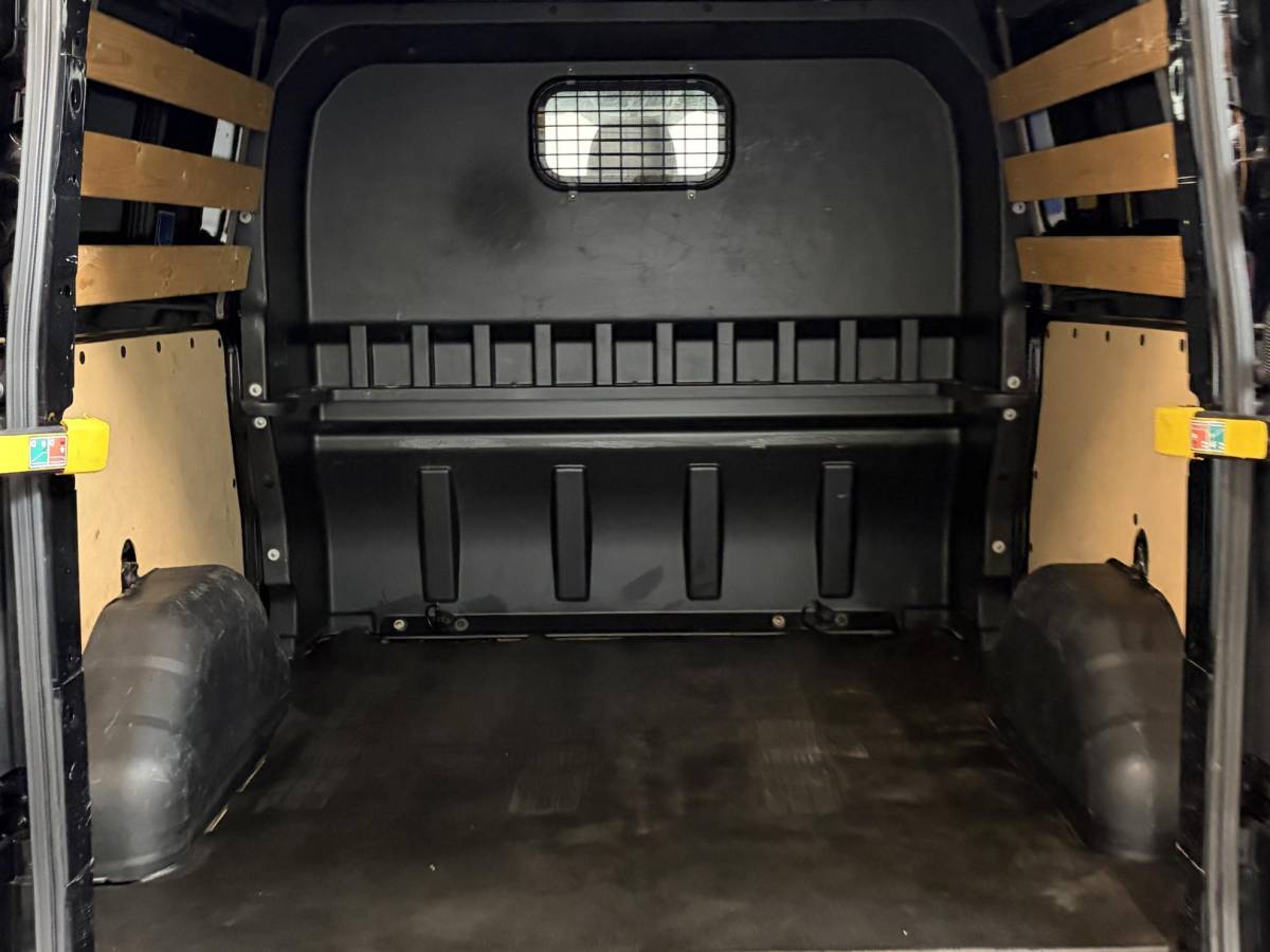 Ford Transit Custom Ford Transit Custom 300 2.0 TDCI L2H1 Limited Dubbele cabine Navigatie Airco 2 Schuifdeuren Trekhaak Parkeersensoren Carplay DAB