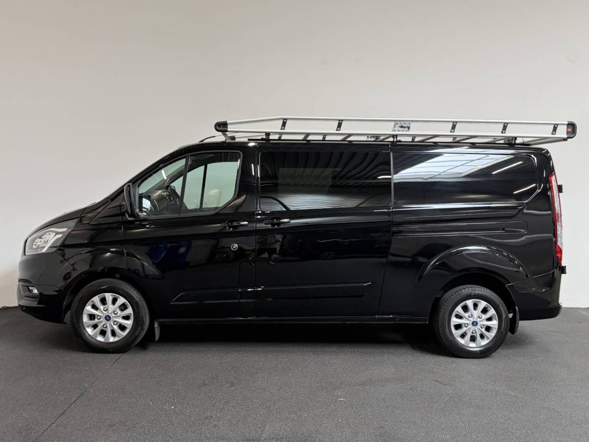 Ford Transit Custom Ford Transit Custom 300 2.0 TDCI L2H1 Limited Dubbele cabine Navigatie Airco 2 Schuifdeuren Trekhaak Parkeersensoren Carplay DAB
