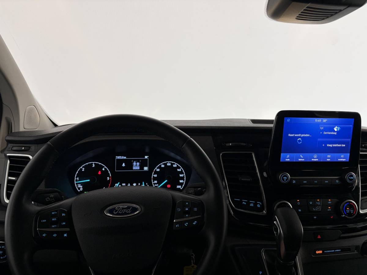 Ford Transit Custom Ford Transit Custom 300 2.0 TDCI L2H1 Limited Dubbele cabine Navigatie Airco 2 Schuifdeuren Trekhaak Parkeersensoren Carplay DAB