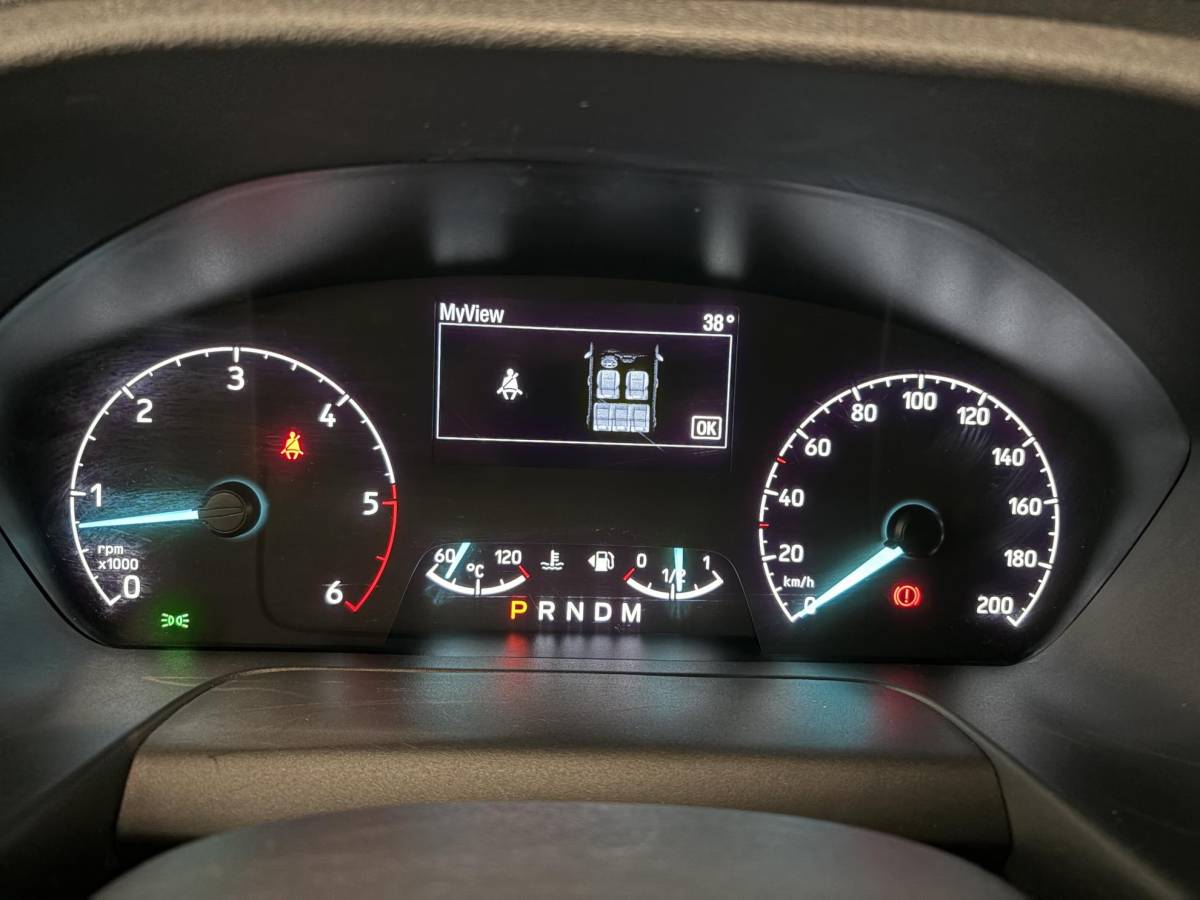 Ford Transit Custom Ford Transit Custom 300 2.0 TDCI L2H1 Limited Dubbele cabine Navigatie Airco 2 Schuifdeuren Trekhaak Parkeersensoren Carplay DAB