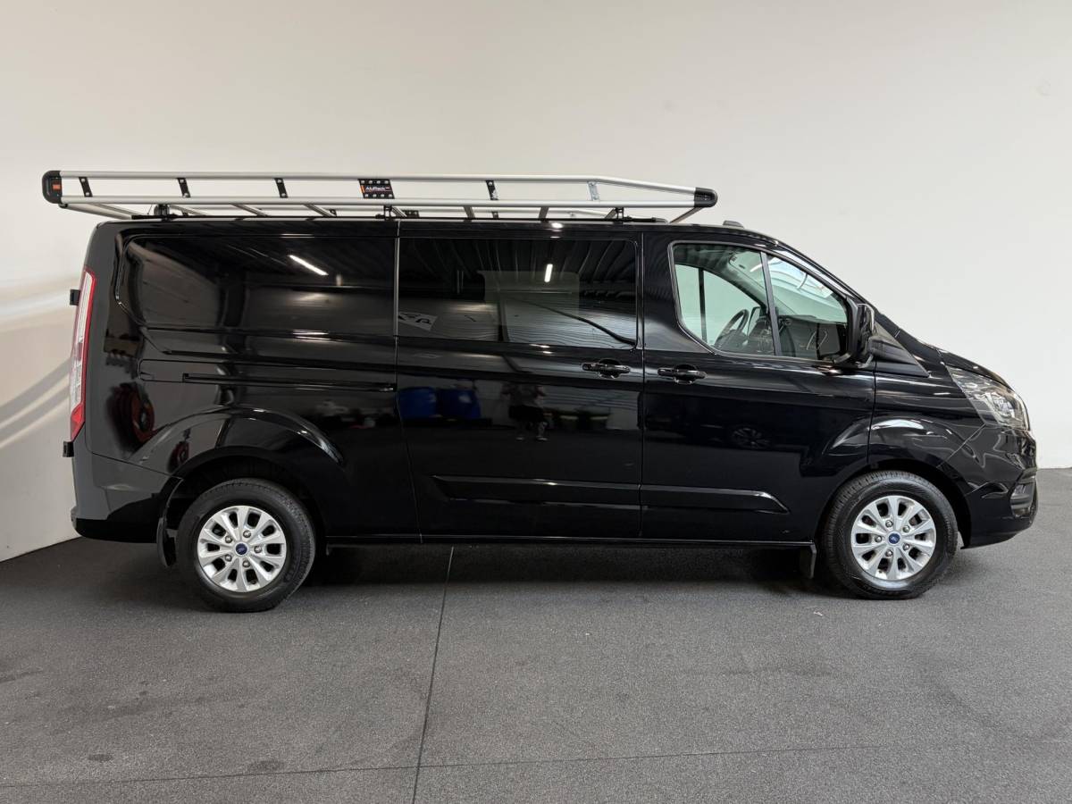 Ford Transit Custom Ford Transit Custom 300 2.0 TDCI L2H1 Limited Dubbele cabine Navigatie Airco 2 Schuifdeuren Trekhaak Parkeersensoren Carplay DAB