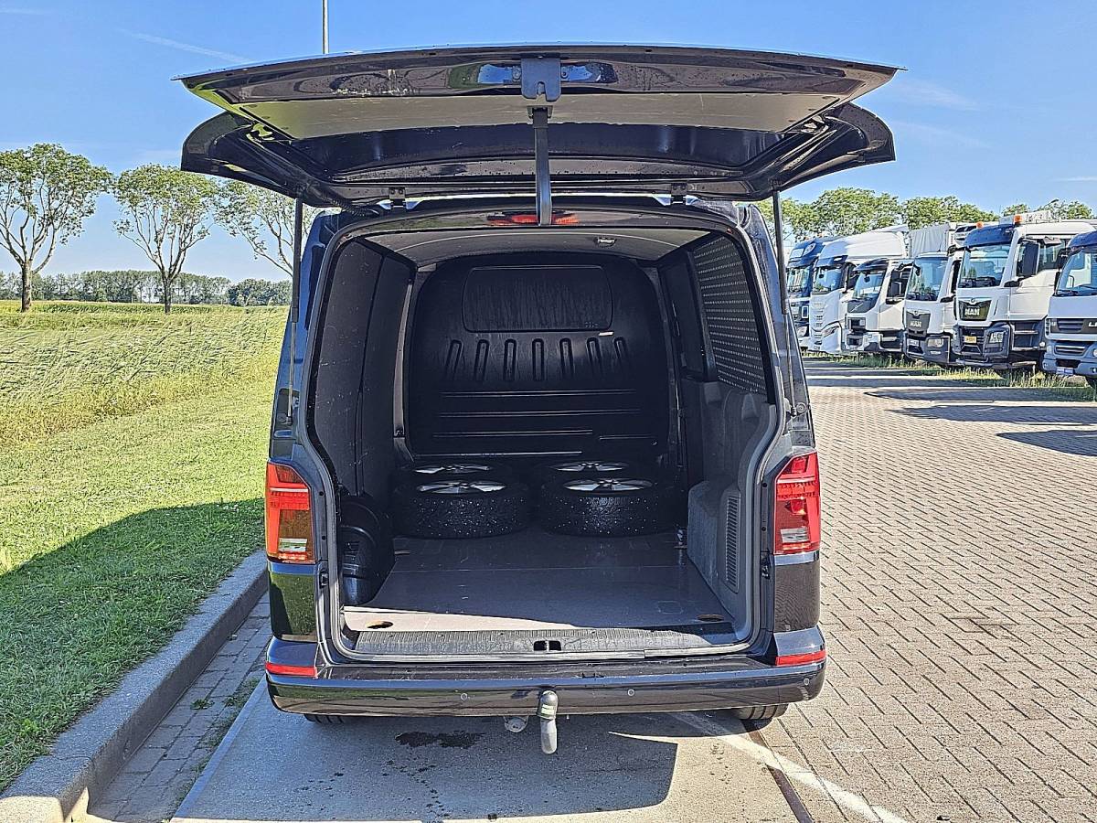 Volkswagen Transporter VOLKSWAGEN TRANSPORTER 2.0 TDI l2h1 led 150pk euro6