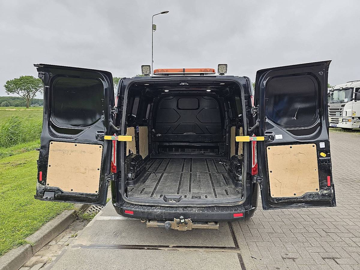 Ford Transit FORD TRANSIT 2.0 l1h1 euro6 130pk nap