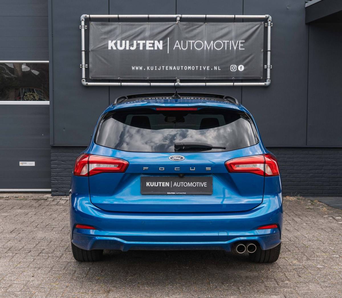 Ford Focus Ford Focus Wagon 1.0 EcoBoost ST Line / LED / Pano / Winter pack!