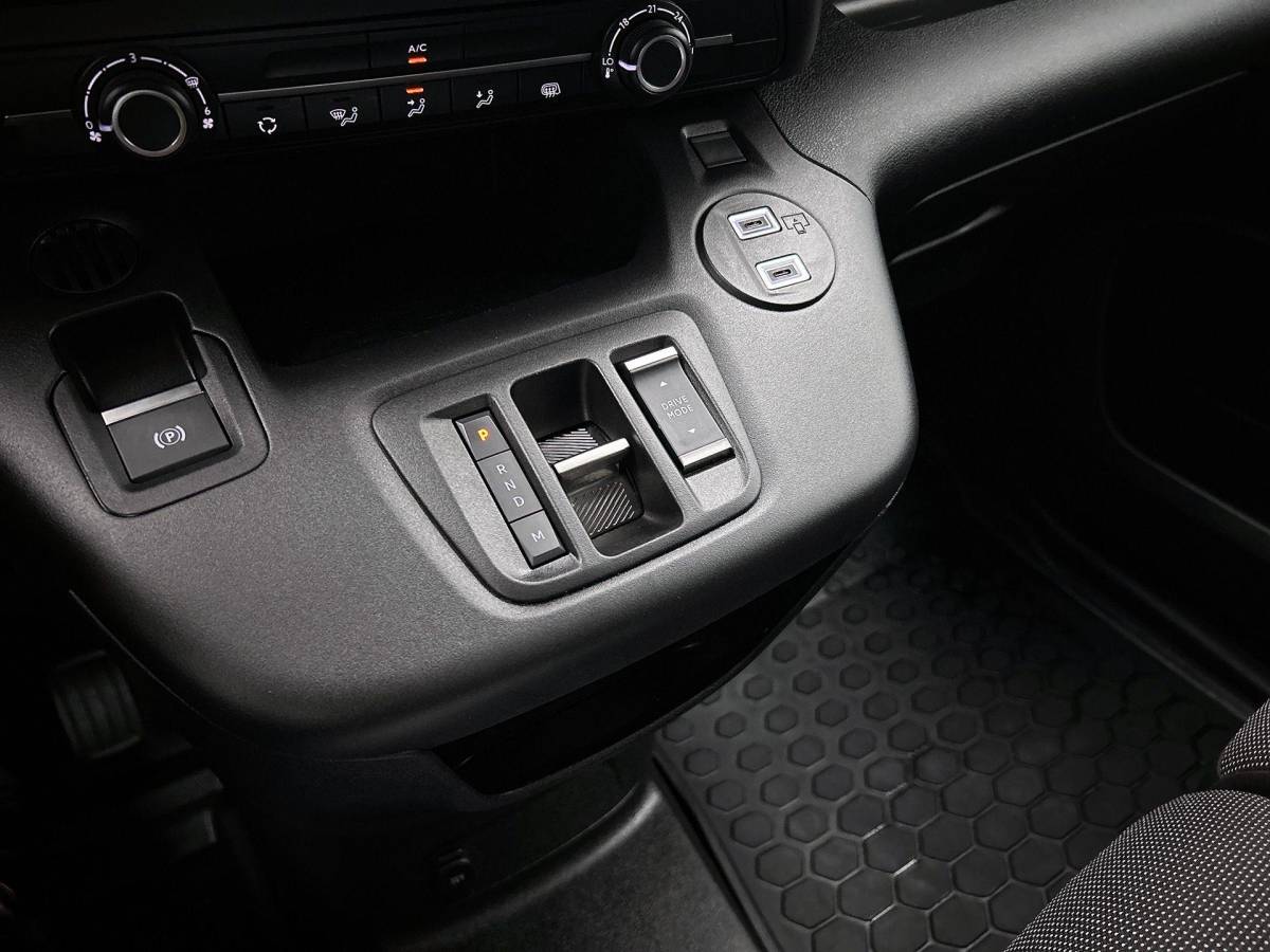 Opel Combo Opel Combo 1.5 BlueHDi 130PK L2 Automaat Apple Carplay / Android Auto Navigatie Trekhaak Airco Camera Cruise Control Parkeersensoren V+A DAB