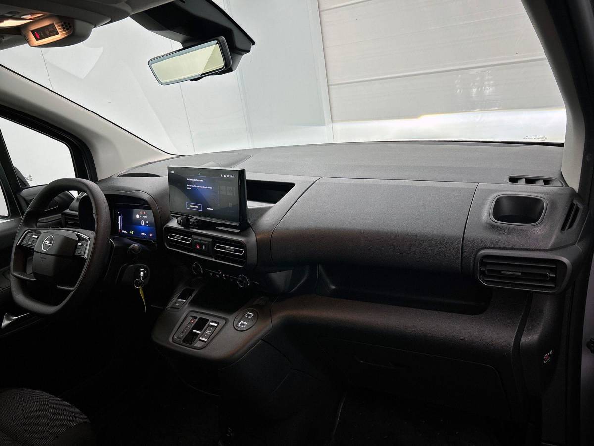 Opel Combo Opel Combo 1.5 BlueHDi 130PK L2 Automaat Apple Carplay / Android Auto Navigatie Trekhaak Airco Camera Cruise Control Parkeersensoren V+A DAB