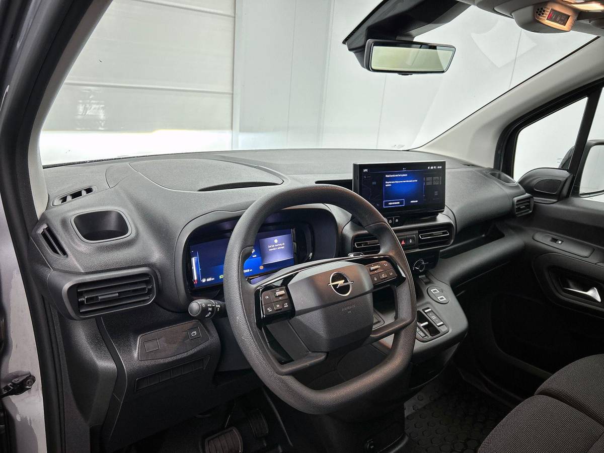Opel Combo Opel Combo 1.5 BlueHDi 130PK L2 Automaat Apple Carplay / Android Auto Navigatie Trekhaak Airco Camera Cruise Control Parkeersensoren V+A DAB