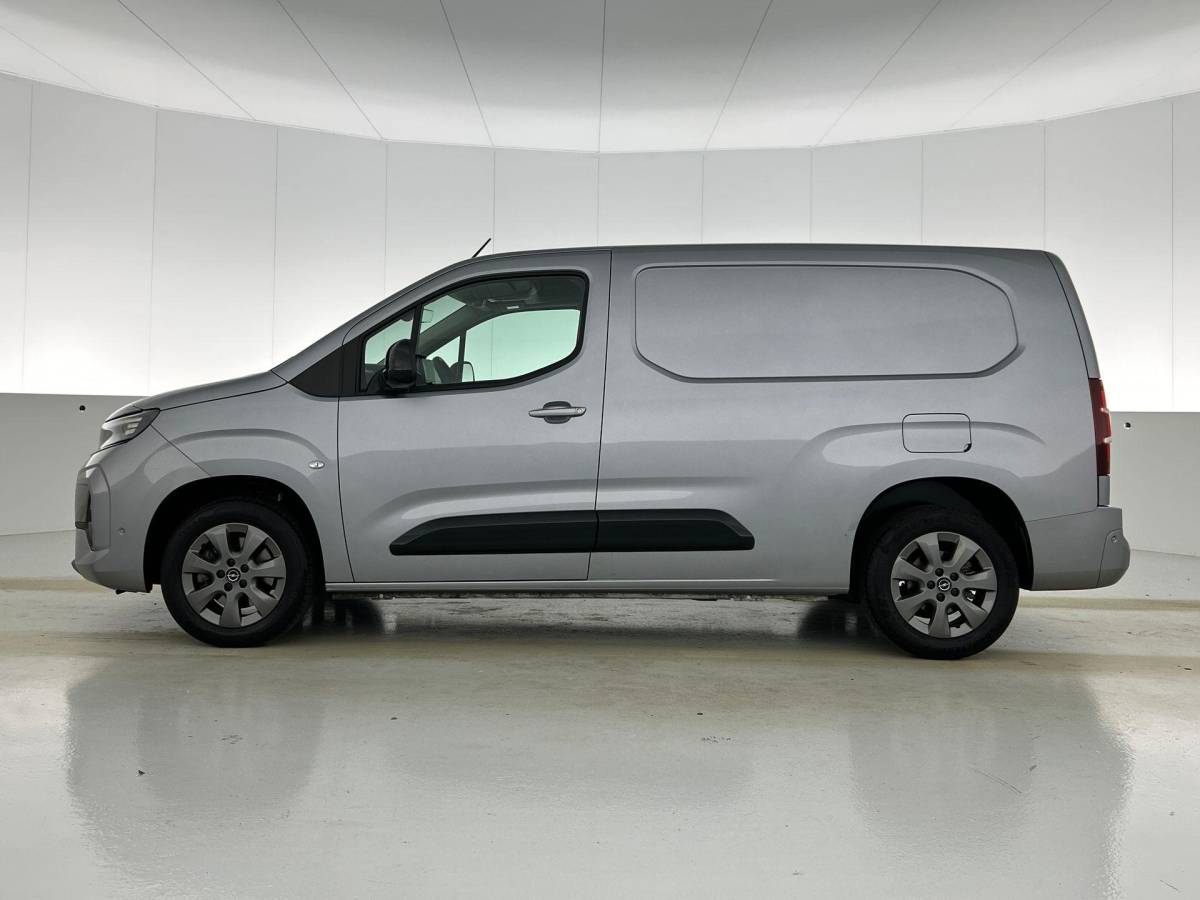 Opel Combo Opel Combo 1.5 BlueHDi 130PK L2 Automaat Apple Carplay / Android Auto Navigatie Trekhaak Airco Camera Cruise Control Parkeersensoren V+A DAB