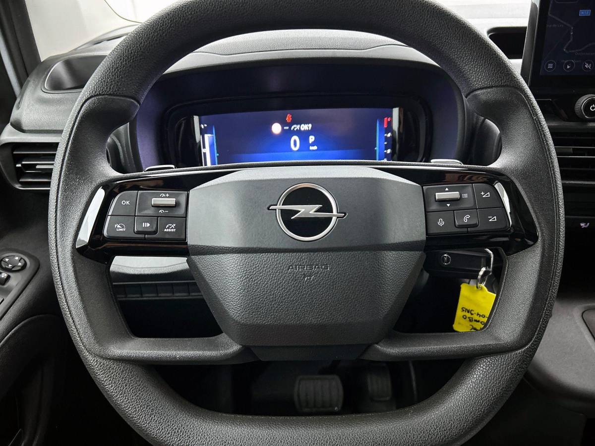 Opel Combo Opel Combo 1.5 BlueHDi 130PK L2 Automaat Apple Carplay / Android Auto Navigatie Trekhaak Airco Camera Cruise Control Parkeersensoren V+A DAB