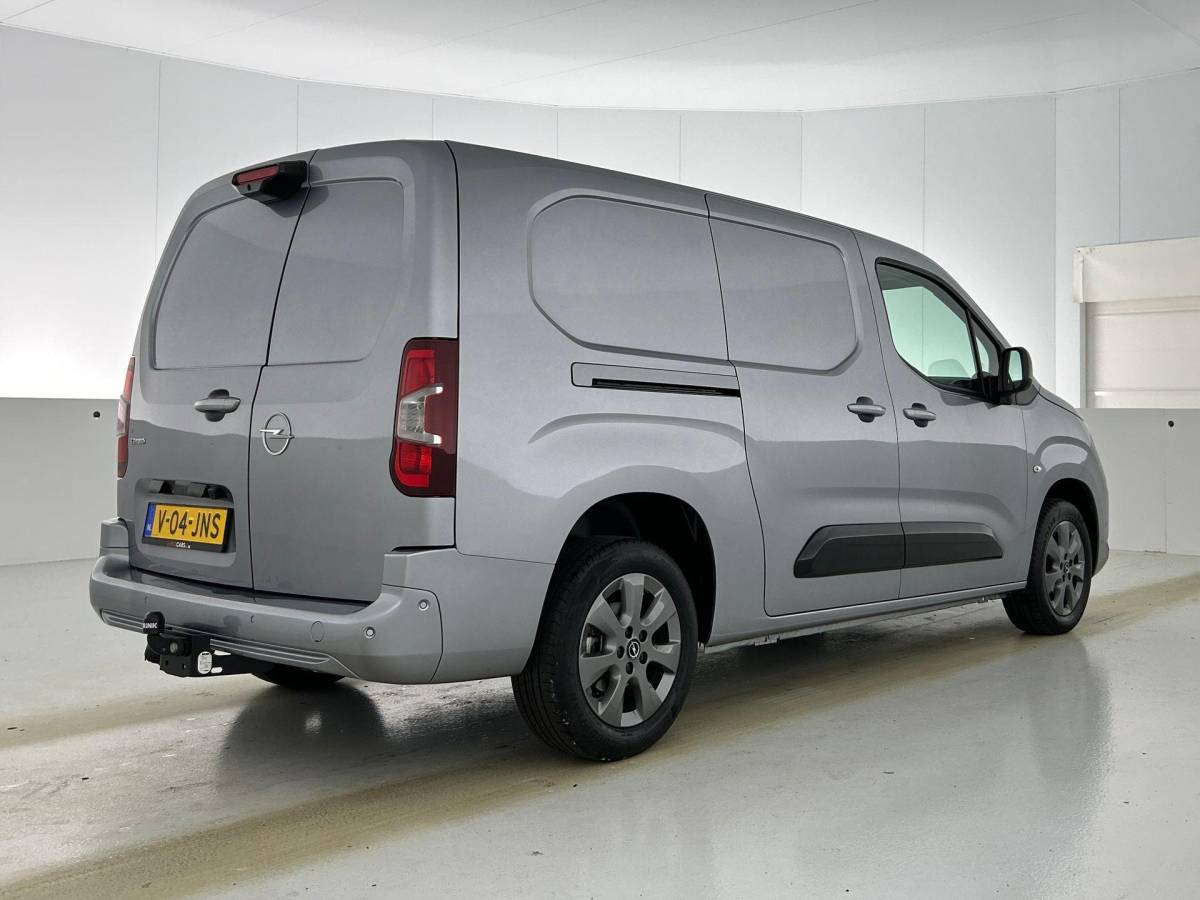 Opel Combo Opel Combo 1.5 BlueHDi 130PK L2 Automaat Apple Carplay / Android Auto Navigatie Trekhaak Airco Camera Cruise Control Parkeersensoren V+A DAB