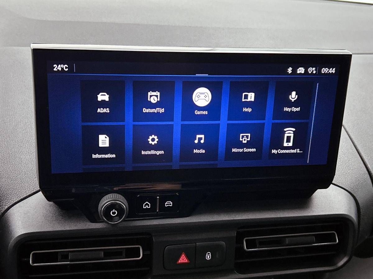 Opel Combo Opel Combo 1.5 BlueHDi 130PK L2 Automaat Apple Carplay / Android Auto Navigatie Trekhaak Airco Camera Cruise Control Parkeersensoren V+A DAB