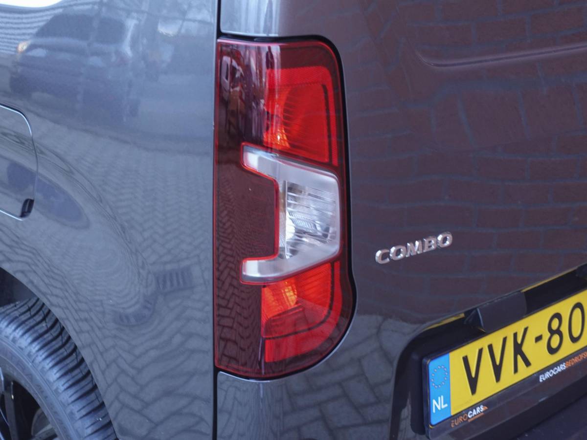Opel Combo Opel Combo 130pk L1H1 Automaat Sport-Edition Airco Navi Parkeersensoren Trekhaak Cruise control