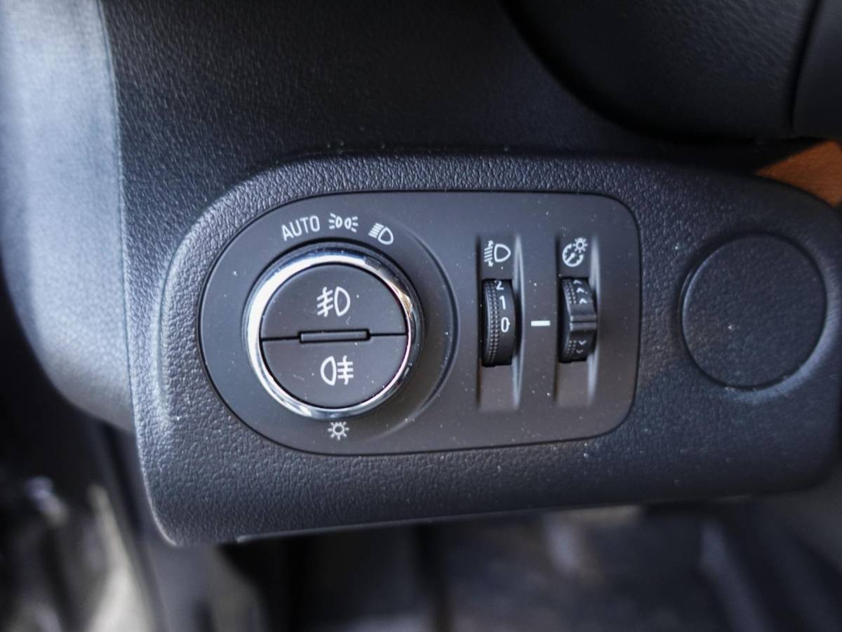 Opel Combo Opel Combo 130pk L1H1 Automaat Sport-Edition Airco Navi Parkeersensoren Trekhaak Cruise control
