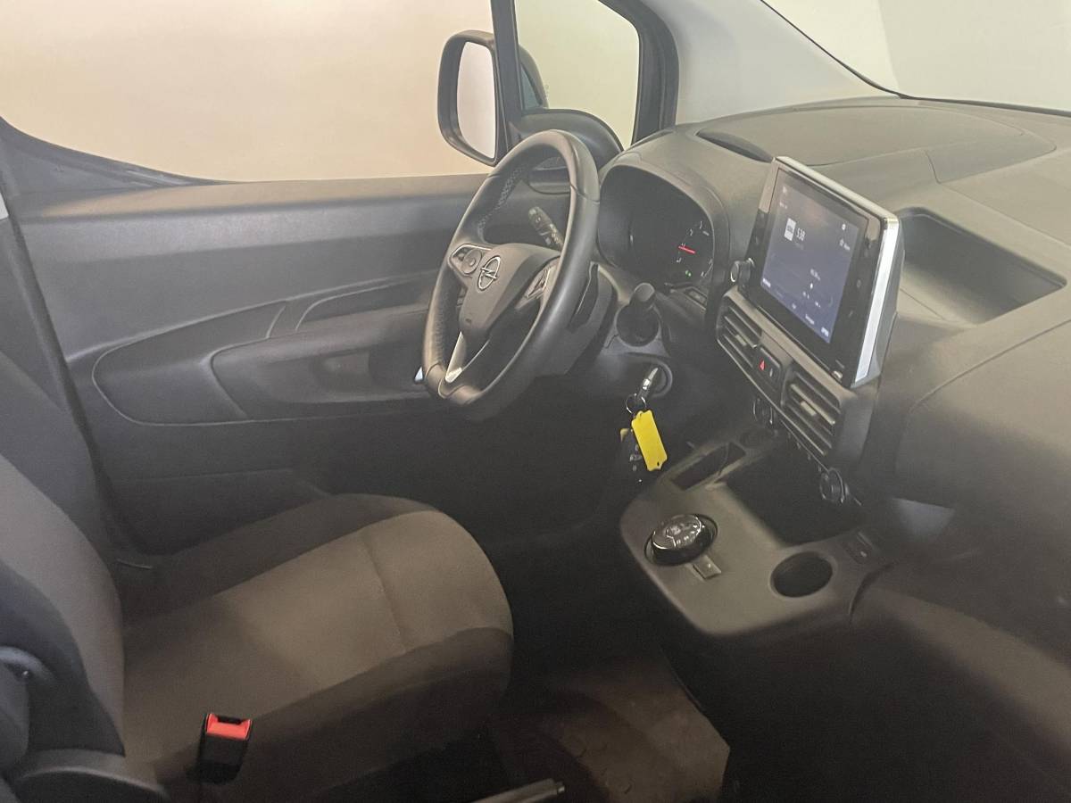 Opel Combo Opel Combo 130pk L1H1 Automaat Sport-Edition Airco Navi Parkeersensoren Trekhaak Cruise control