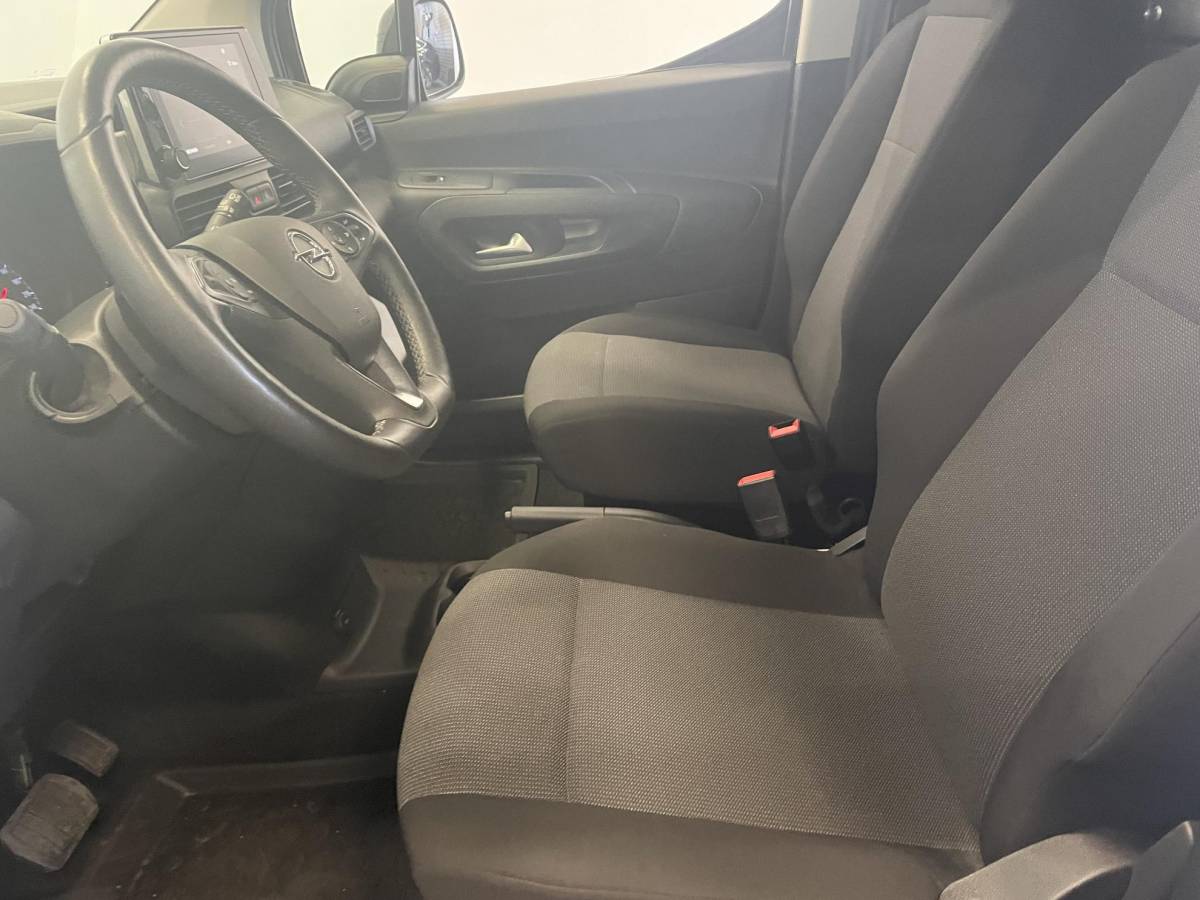 Opel Combo Opel Combo 130pk L1H1 Automaat Sport-Edition Airco Navi Parkeersensoren Trekhaak Cruise control